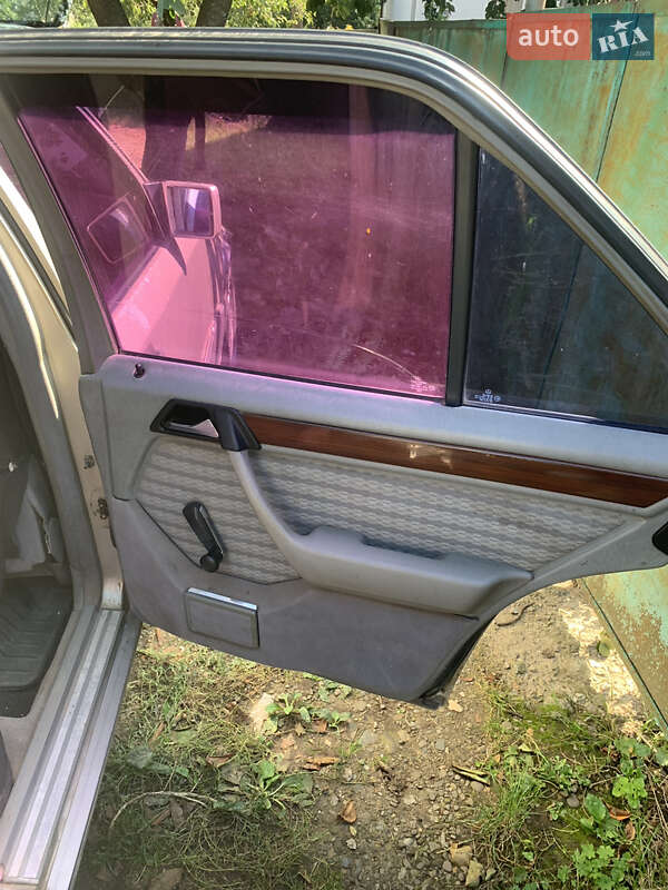Седан Mercedes-Benz E-Class 1987 в Черновцах фото 12 Седан Mercedes-Benz E-Class 1987 в Черновцах