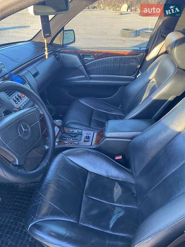 Седан Mercedes-Benz E-Class 1998 в Ивано-Франковске