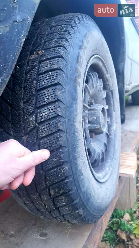 Седан Mercedes-Benz E-Class 1982 в Славском