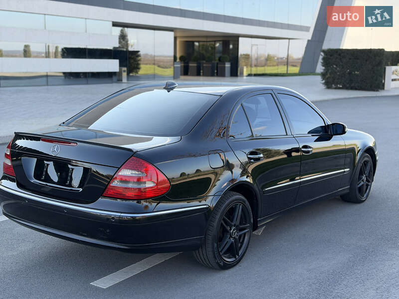 Седан Mercedes-Benz E-Class 2004 в Дніпрі