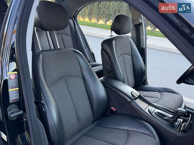 Седан Mercedes-Benz E-Class 2004 в Дніпрі