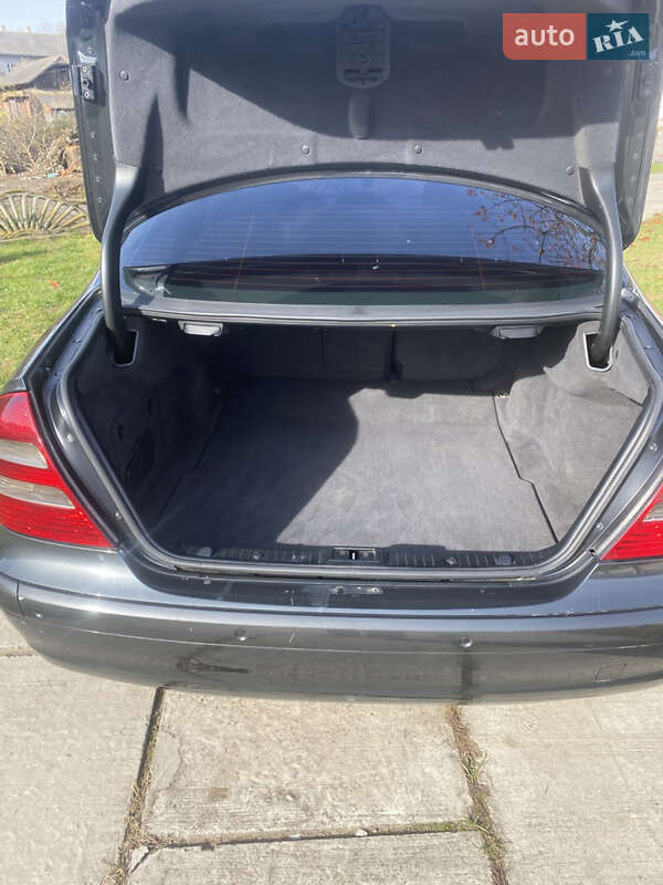 Седан Mercedes-Benz E-Class 2004 в Кицмани фото 20 Седан Mercedes-Benz E-Class 2004 в Кицмани