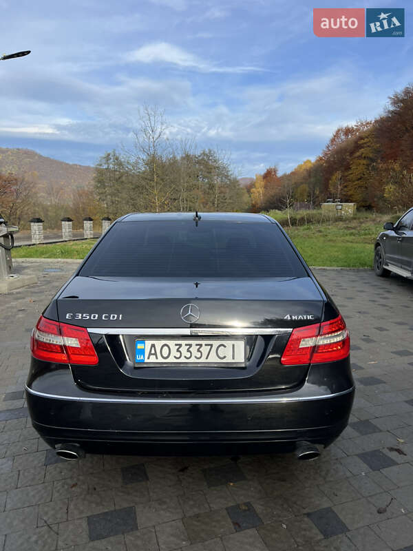 Седан Mercedes-Benz E-Class 2009 в Тячеве