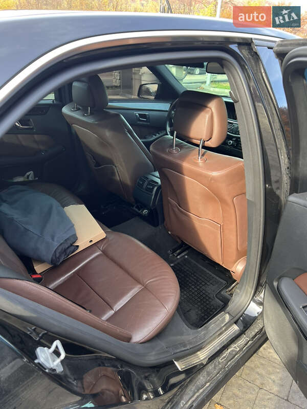 Седан Mercedes-Benz E-Class 2009 в Тячеве