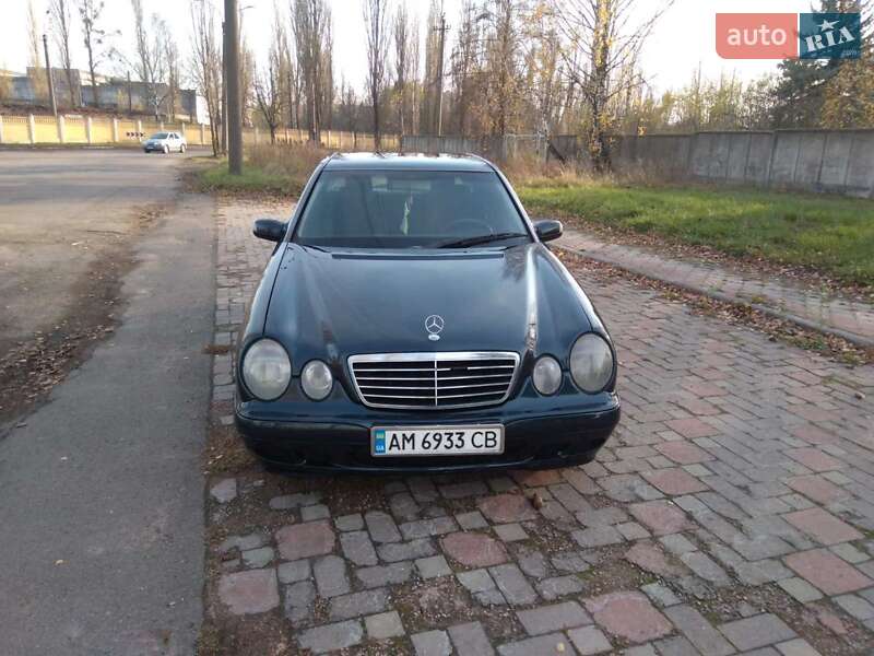 Mercedes-Benz E-Class 2000 Mercedes-Benz E-Class 2000
