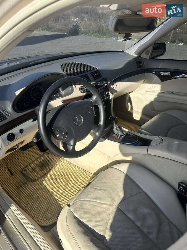 Седан Mercedes-Benz E-Class 2004 в Киеве
