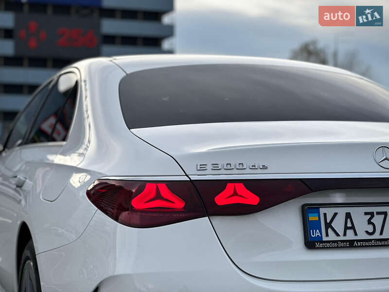 Седан Mercedes-Benz E-Class 2024 в Києві фото 40 Седан Mercedes-Benz E-Class 2024 в Києві