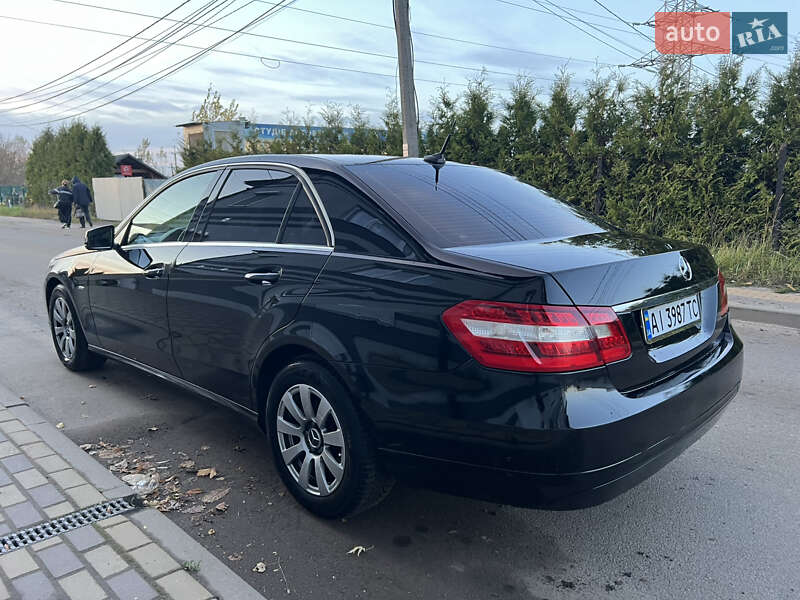 Седан Mercedes-Benz E-Class 2012 в Киеве