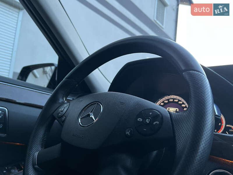 Седан Mercedes-Benz E-Class 2012 в Киеве