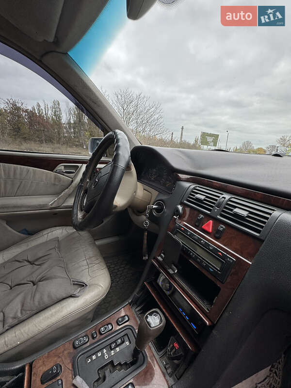 Седан Mercedes-Benz E-Class 1997 в Білгороді-Дністровському
