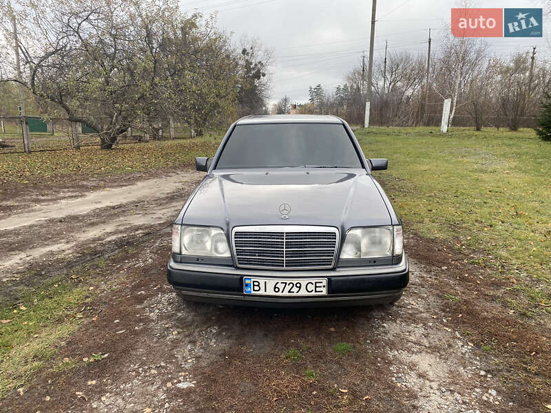 Седан Mercedes-Benz E-Class 1988 в Чутовому