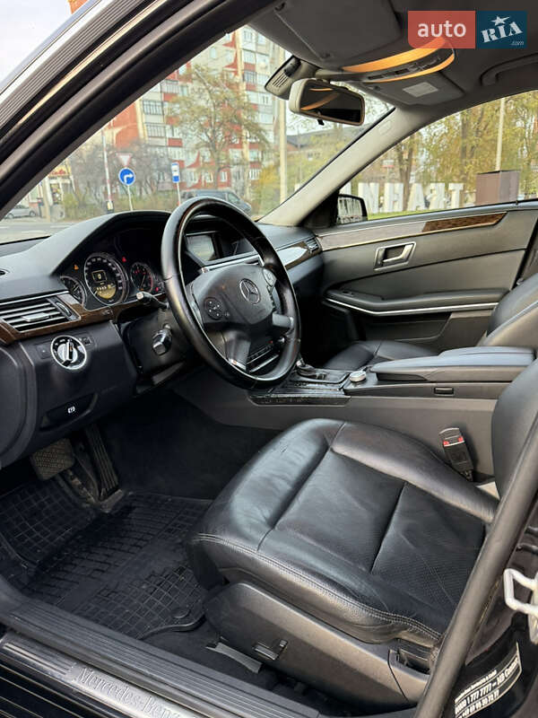 Седан Mercedes-Benz E-Class 2011 в Чернівцях фото 12 Седан Mercedes-Benz E-Class 2011 в Чернівцях