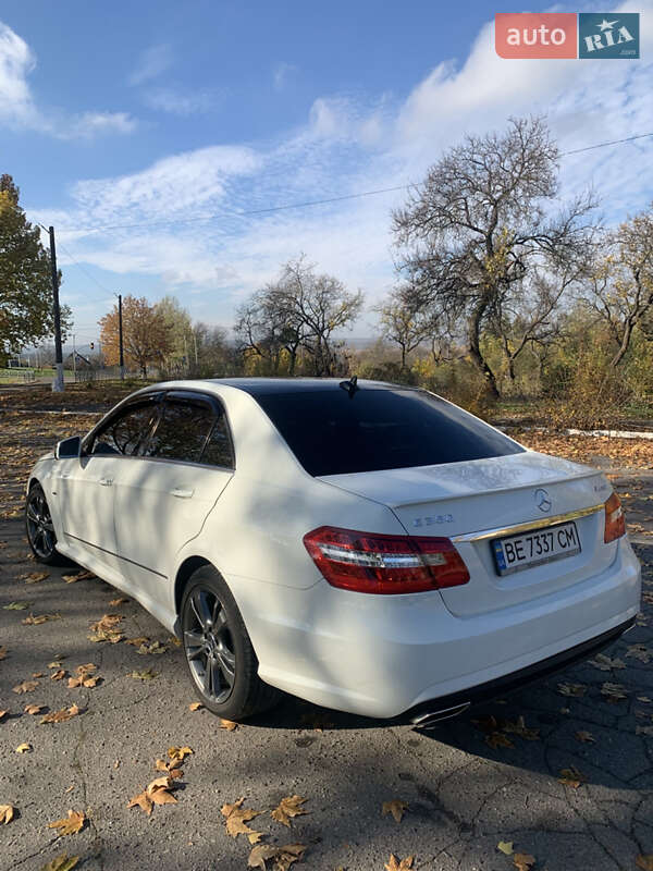 Седан Mercedes-Benz E-Class 2011 в Новій Одесі