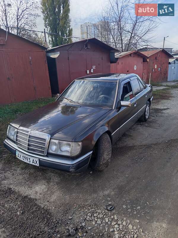 Седан Mercedes-Benz E-Class 1992 в Харькове