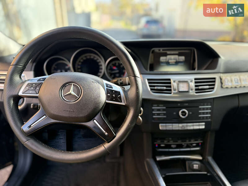Седан Mercedes-Benz E-Class 2015 в Іршаві