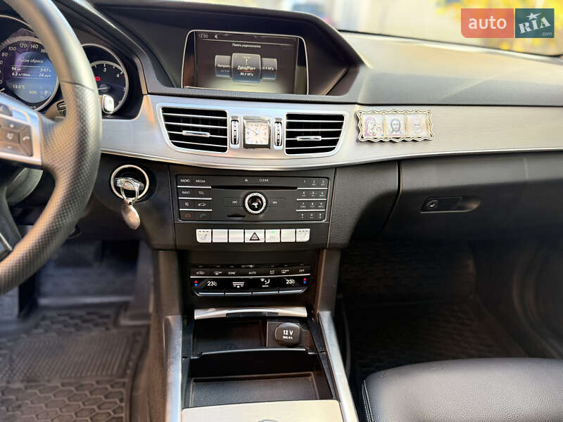 Седан Mercedes-Benz E-Class 2015 в Іршаві
