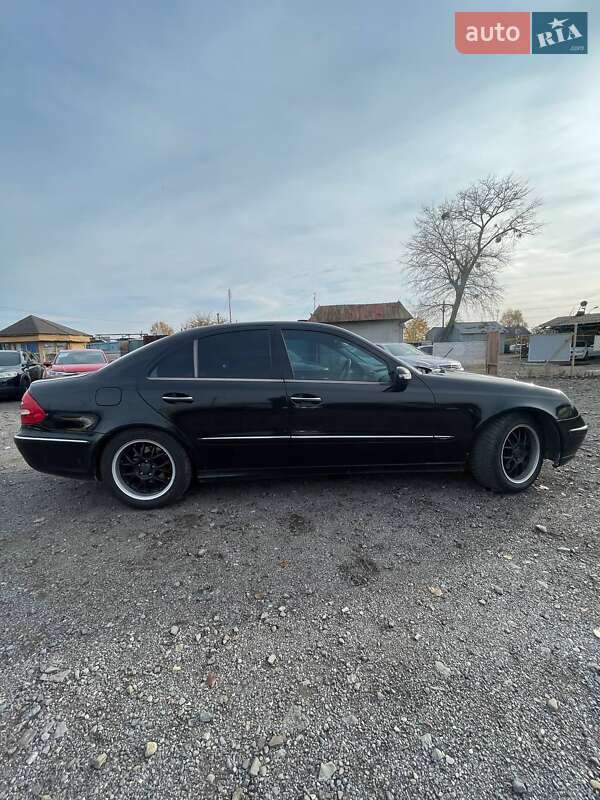 Седан Mercedes-Benz E-Class 2002 в Ужгороде
