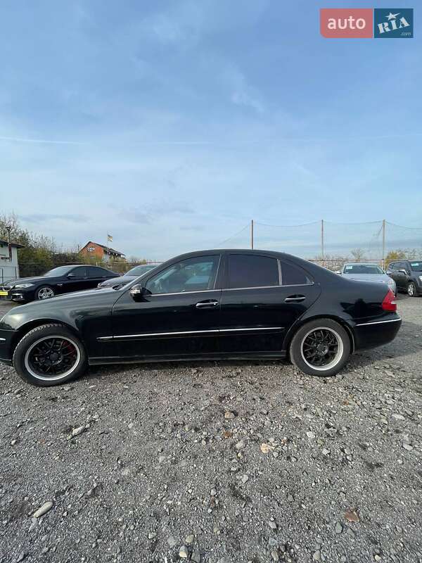 Седан Mercedes-Benz E-Class 2002 в Ужгороде