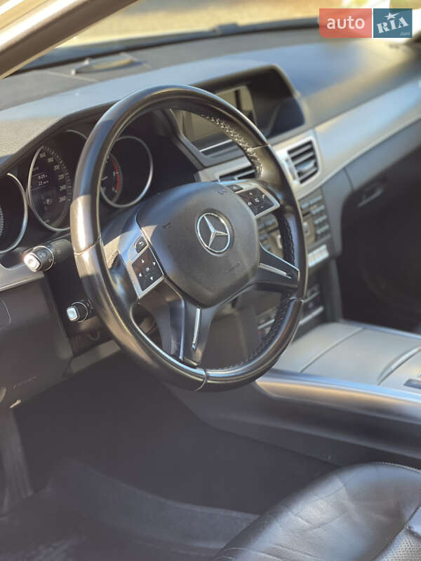 Седан Mercedes-Benz E-Class 2014 в Бурштині