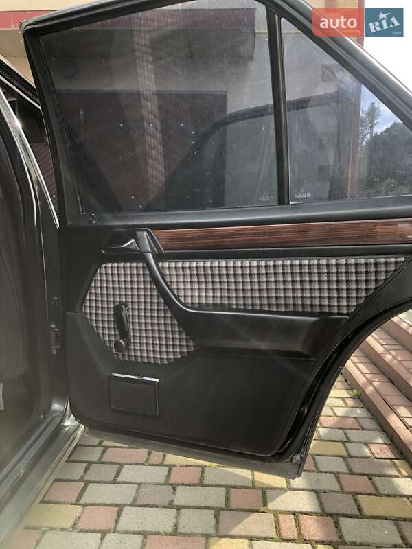 Седан Mercedes-Benz E-Class 1995 в Ивано-Франковске