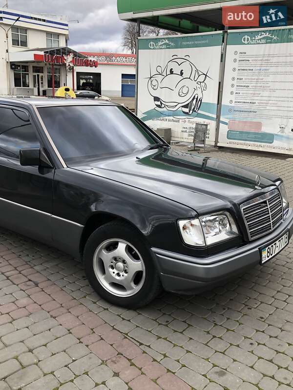 Седан Mercedes-Benz E-Class 1995 в Ивано-Франковске