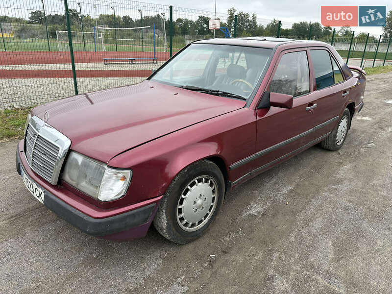 Седан Mercedes-Benz E-Class 1985 в Любомле фото 2 Седан Mercedes-Benz E-Class 1985 в Любомле