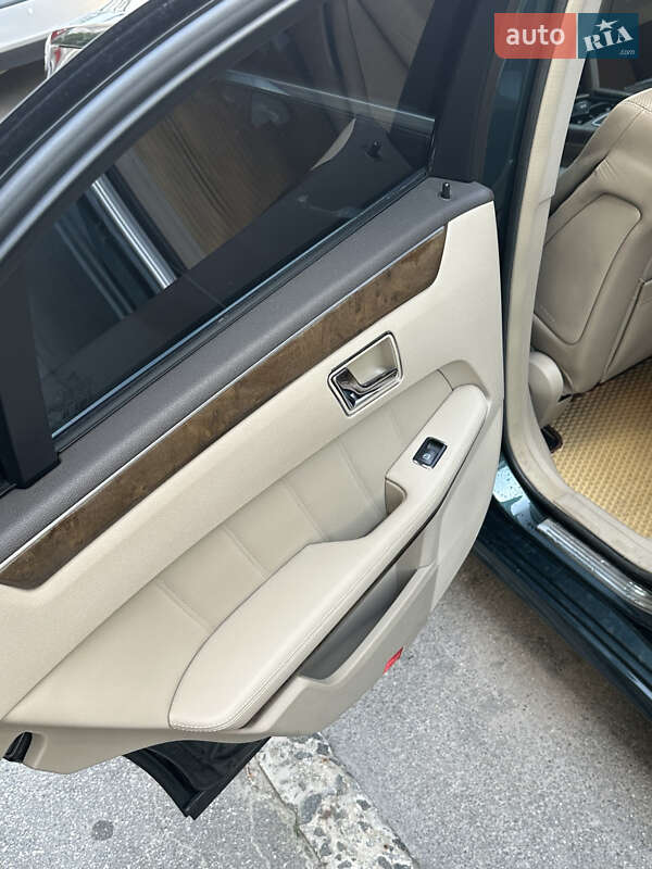 Седан Mercedes-Benz E-Class 2009 в Вінниці