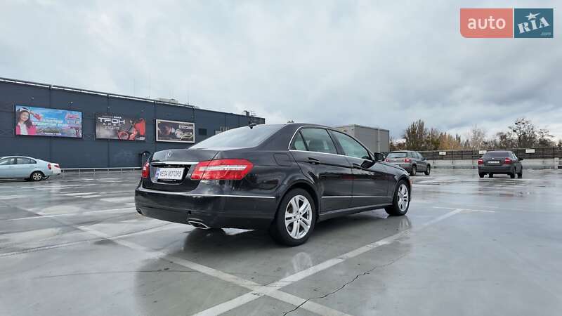 Седан Mercedes-Benz E-Class 2010 в Киеве
