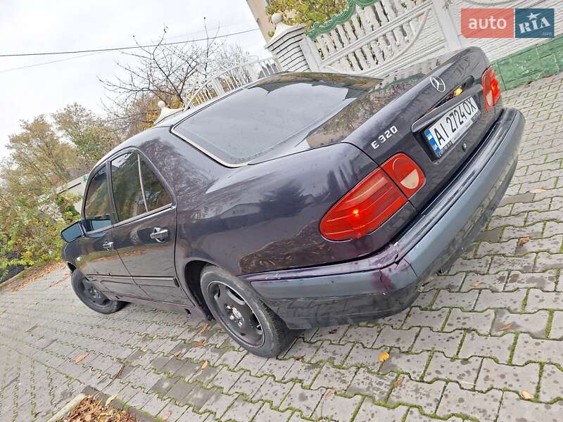 Седан Mercedes-Benz E-Class 1997 в Черновцах
