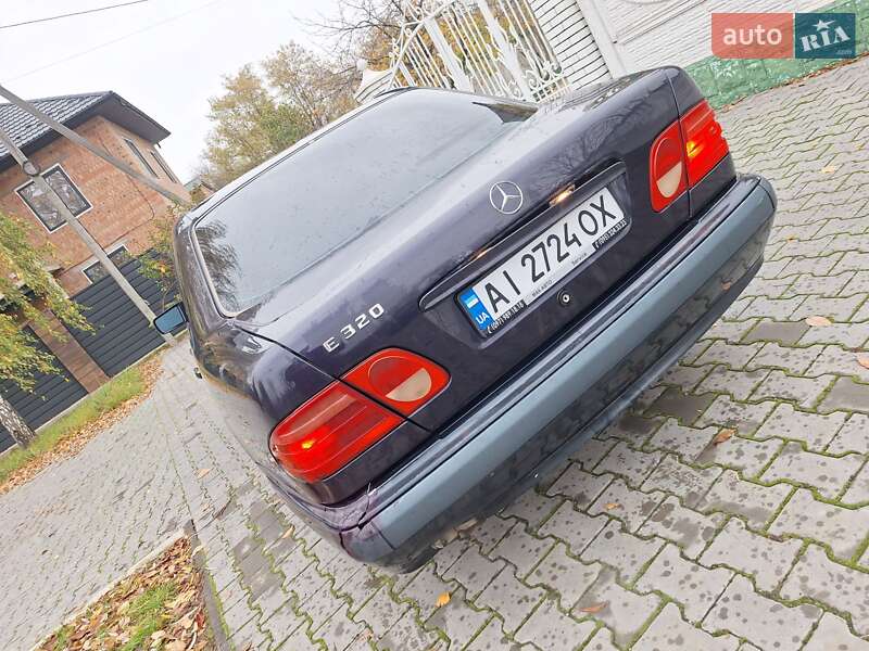 Седан Mercedes-Benz E-Class 1997 в Черновцах