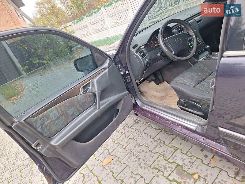 Седан Mercedes-Benz E-Class 1997 в Черновцах