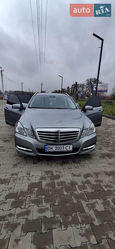 Mercedes-Benz E-Class 2011