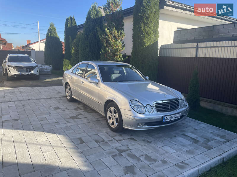 Седан Mercedes-Benz E-Class 2004 в Ужгороді