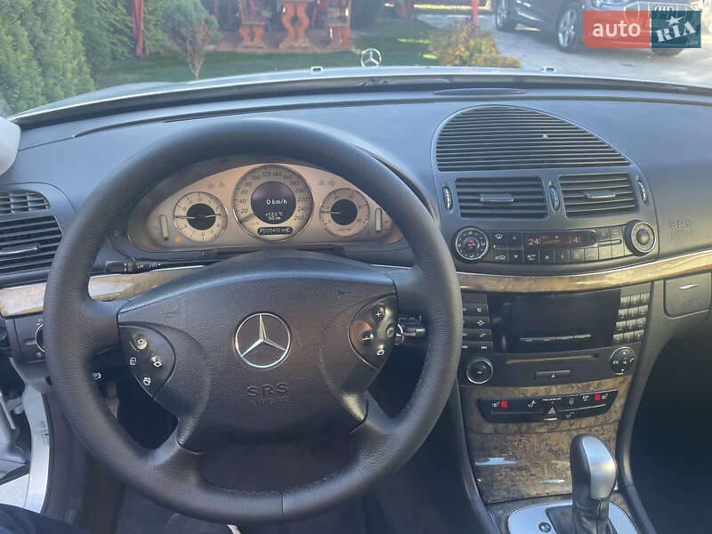 Седан Mercedes-Benz E-Class 2004 в Ужгороді