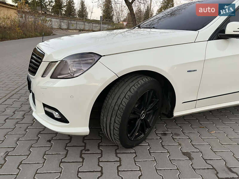 Седан Mercedes-Benz E-Class 2011 в Дрогобичі