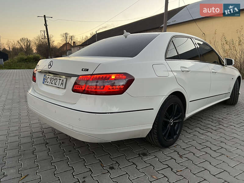 Седан Mercedes-Benz E-Class 2011 в Дрогобичі