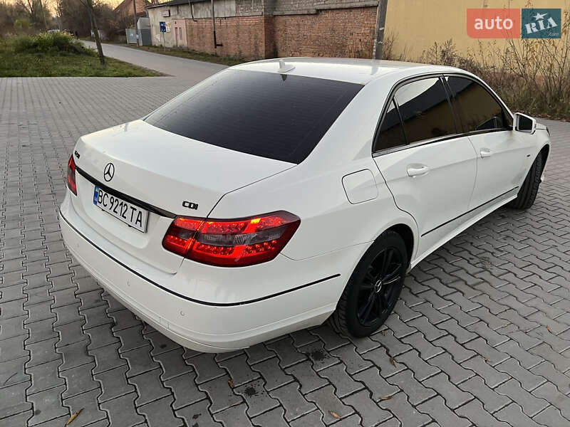 Седан Mercedes-Benz E-Class 2011 в Дрогобичі