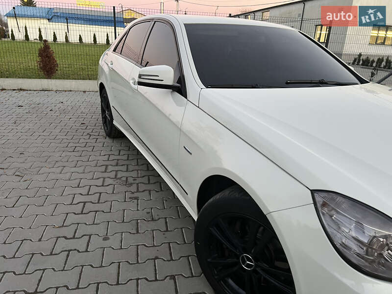 Седан Mercedes-Benz E-Class 2011 в Дрогобичі