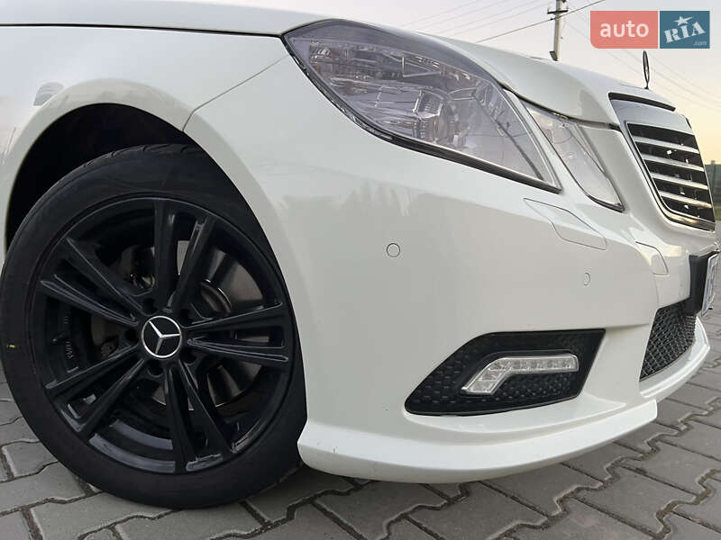 Седан Mercedes-Benz E-Class 2011 в Дрогобичі