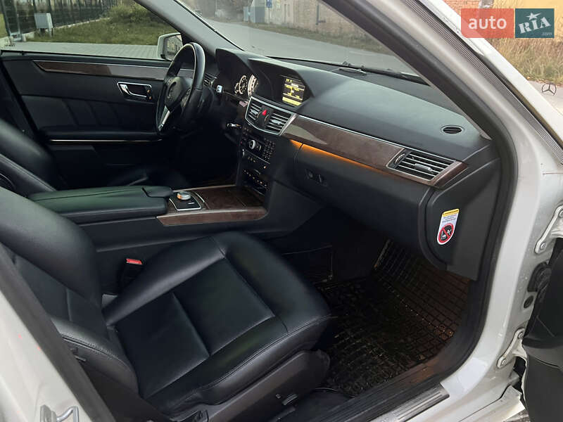 Седан Mercedes-Benz E-Class 2011 в Дрогобичі