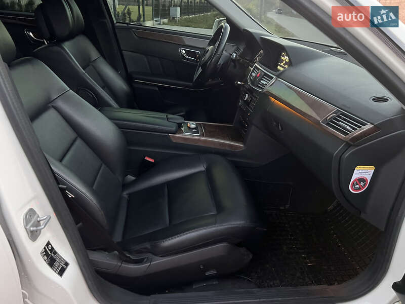 Седан Mercedes-Benz E-Class 2011 в Дрогобичі