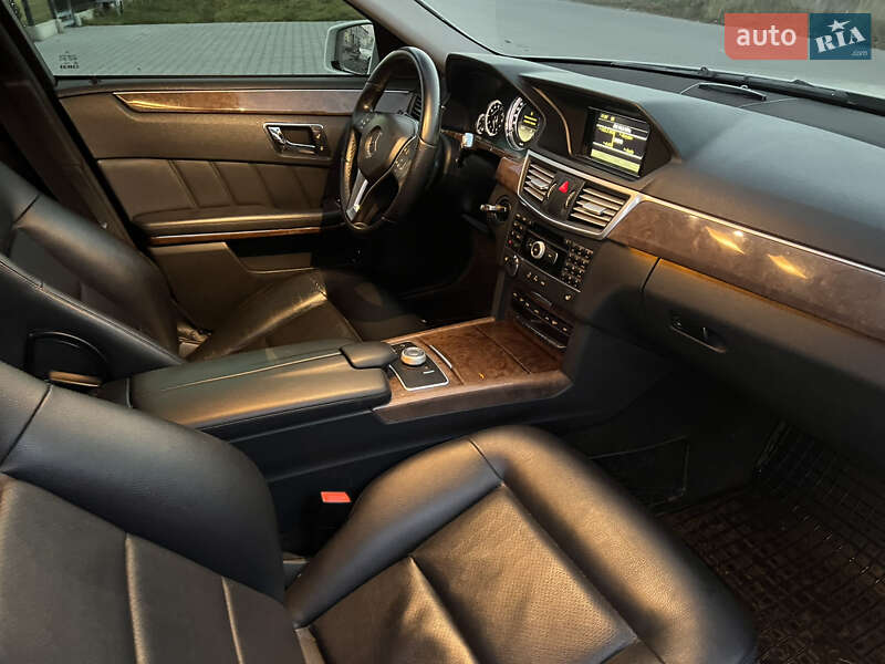 Седан Mercedes-Benz E-Class 2011 в Дрогобичі