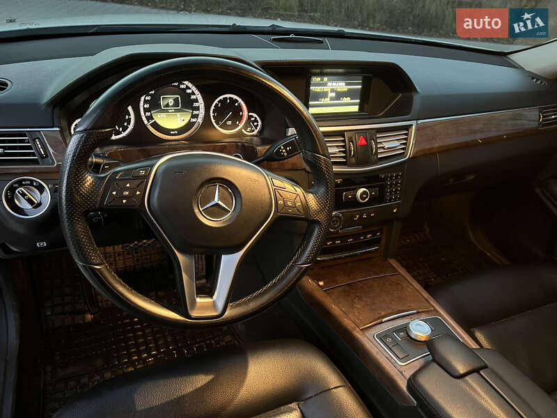 Седан Mercedes-Benz E-Class 2011 в Дрогобичі