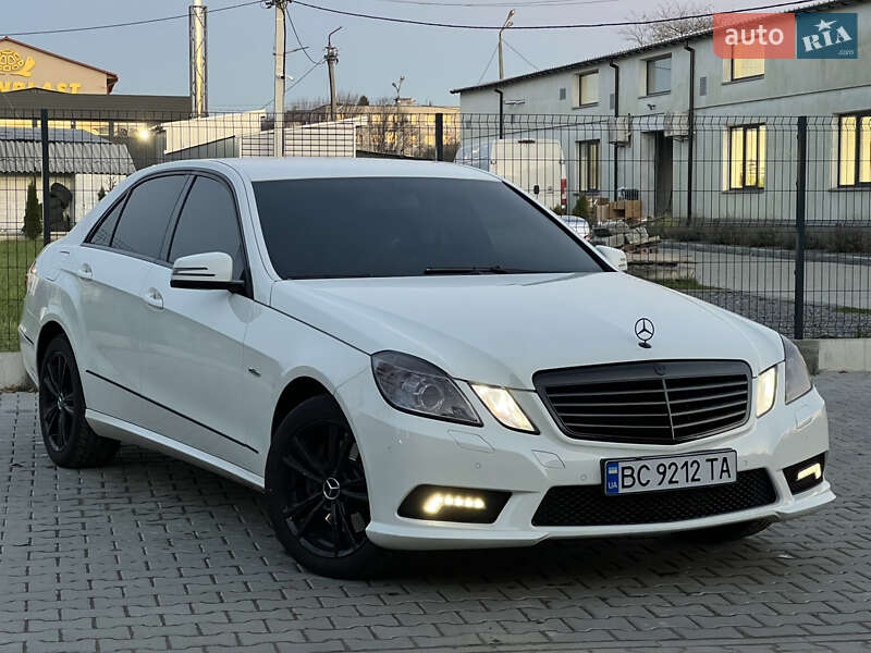 Седан Mercedes-Benz E-Class 2011 в Дрогобичі