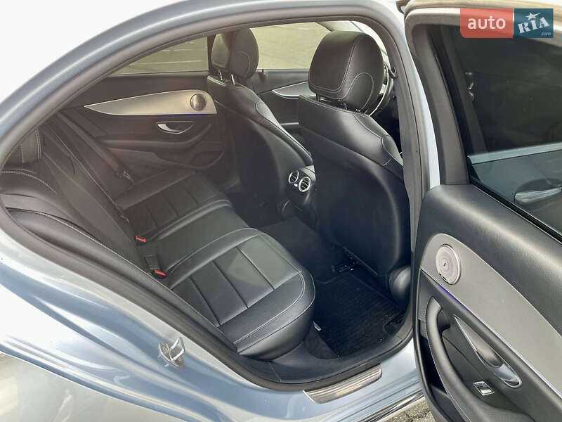 Седан Mercedes-Benz E-Class 2016 в Киеве