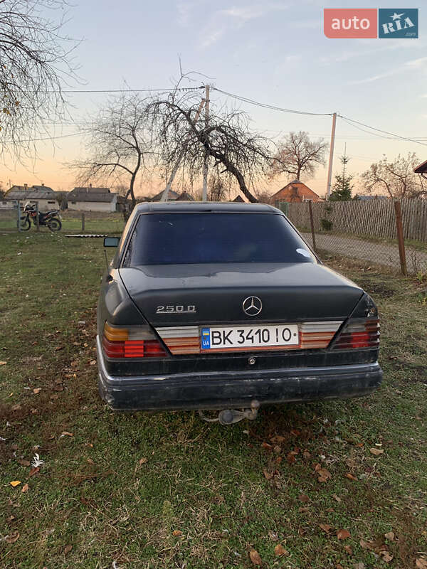 Mercedes-Benz E-Class 1989 Mercedes-Benz E-Class 1989