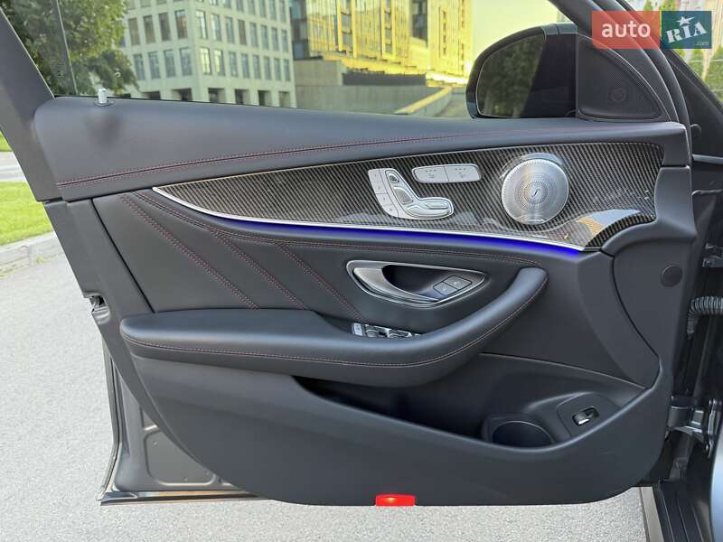 Седан Mercedes-Benz E-Class 2022 в Днепре