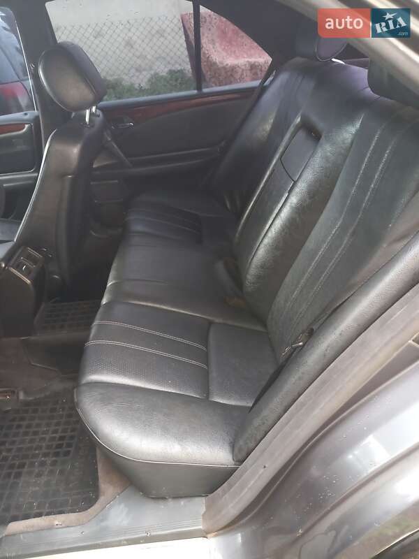 Седан Mercedes-Benz E-Class 1996 в Львове