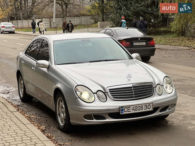Седан Mercedes-Benz E-Class 2002 в Черновцах