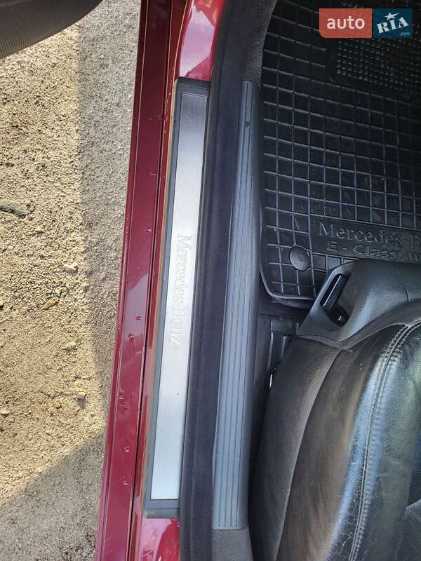 Седан Mercedes-Benz E-Class 2004 в Харькове
